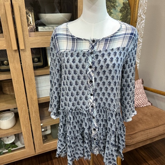 Altar’d State Plaid and Floral Women's Top size medium - Picture 1 of 4
